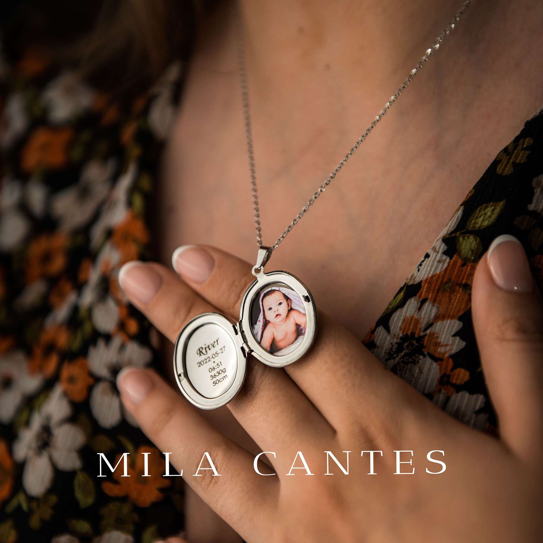 OVAL LOCKET | Baby Initial - MILA CANTES